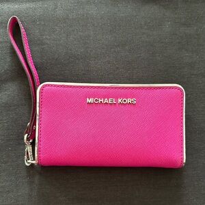 Michael Kors Wrist Wallet - Fuchsia and silver